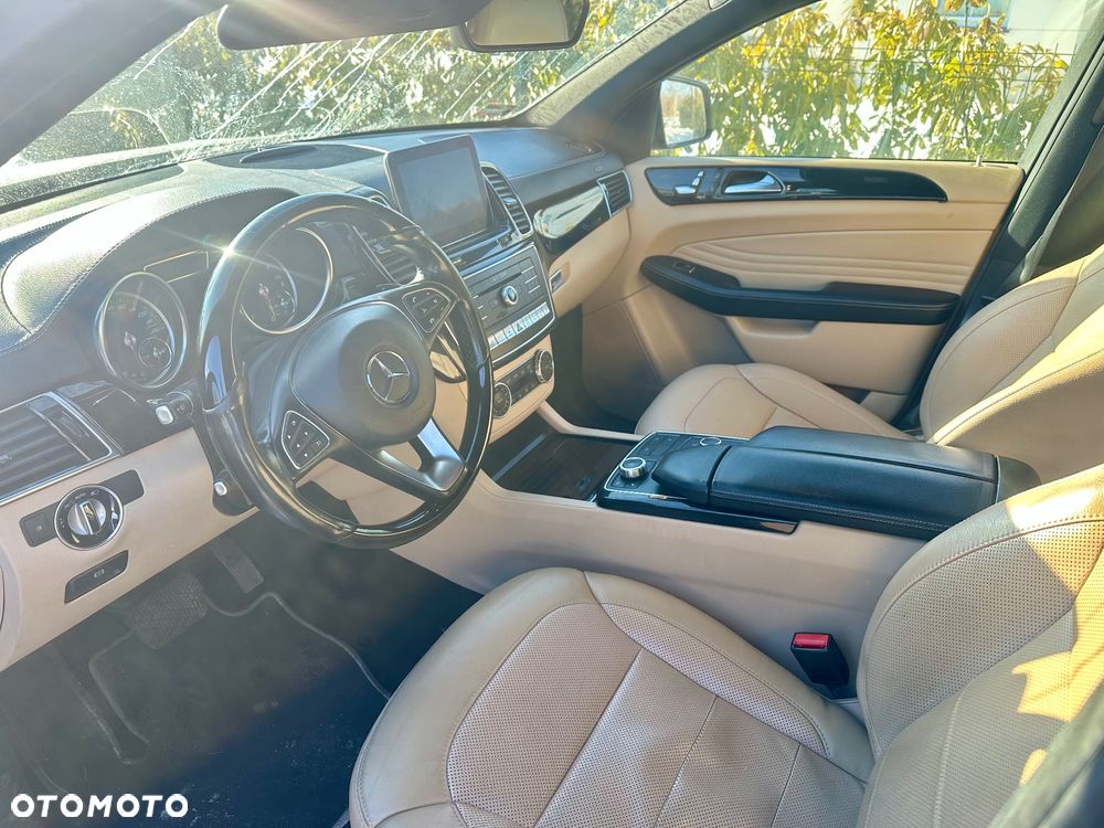 Mercedes-Benz GLE - 12