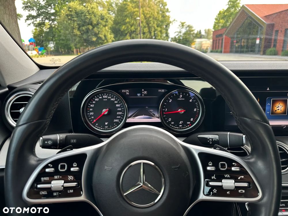 Mercedes-Benz Klasa E 220 d 9G-TRONIC - 15