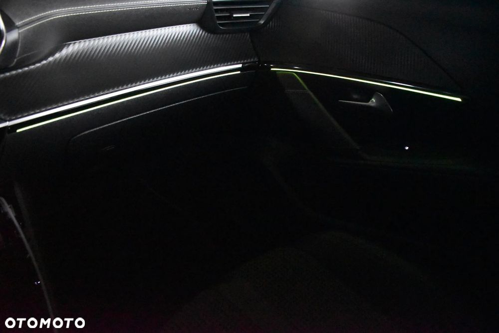 Peugeot 208 - 40