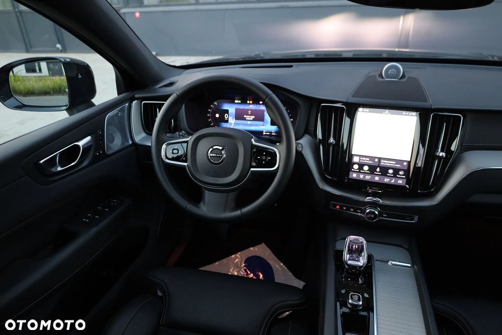 Volvo XC 60 T8 AWD Ultra Black Edition - 30
