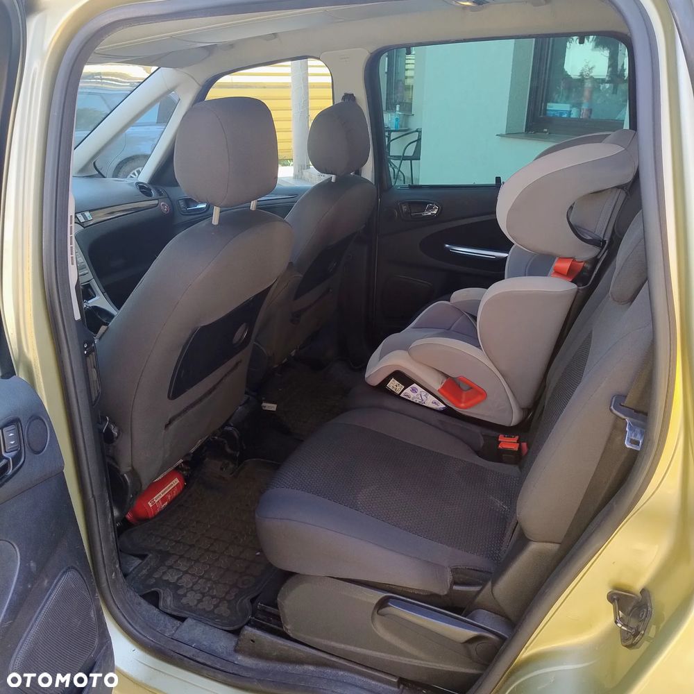 Ford Galaxy 2.0 TDCi Ghia - 14