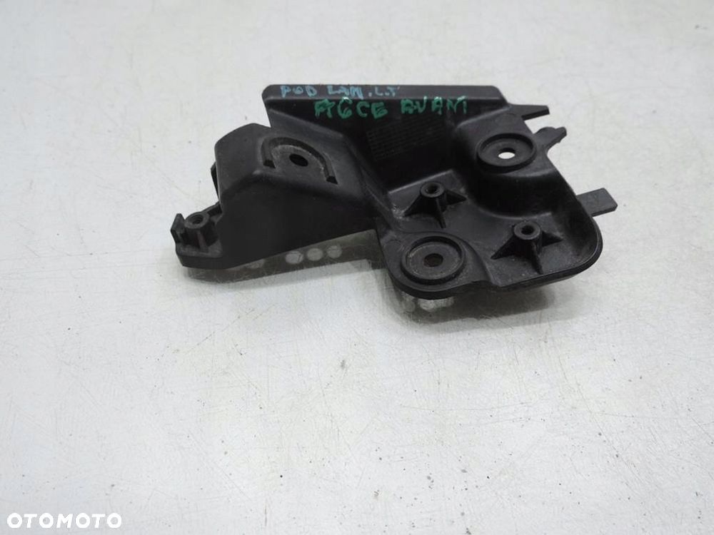 MOCOWANIE LAMPY LEWY TYŁ AUDI A6 C6 AVANT - 2