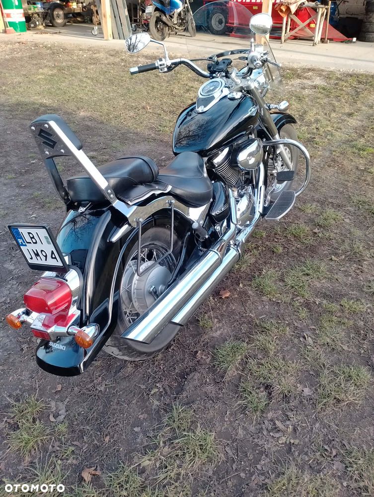 Suzuki Intruder - 10