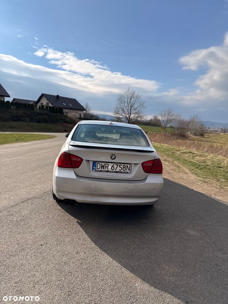 BMW Seria 3 325i - 4