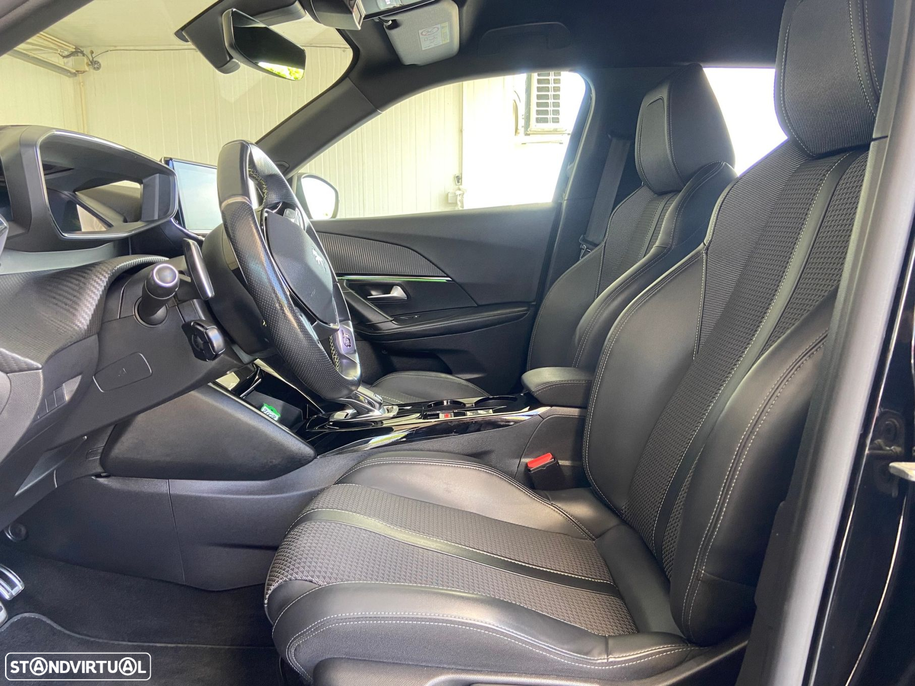 Peugeot 2008 1.2 PureTech GT Pack EAT8 - 15