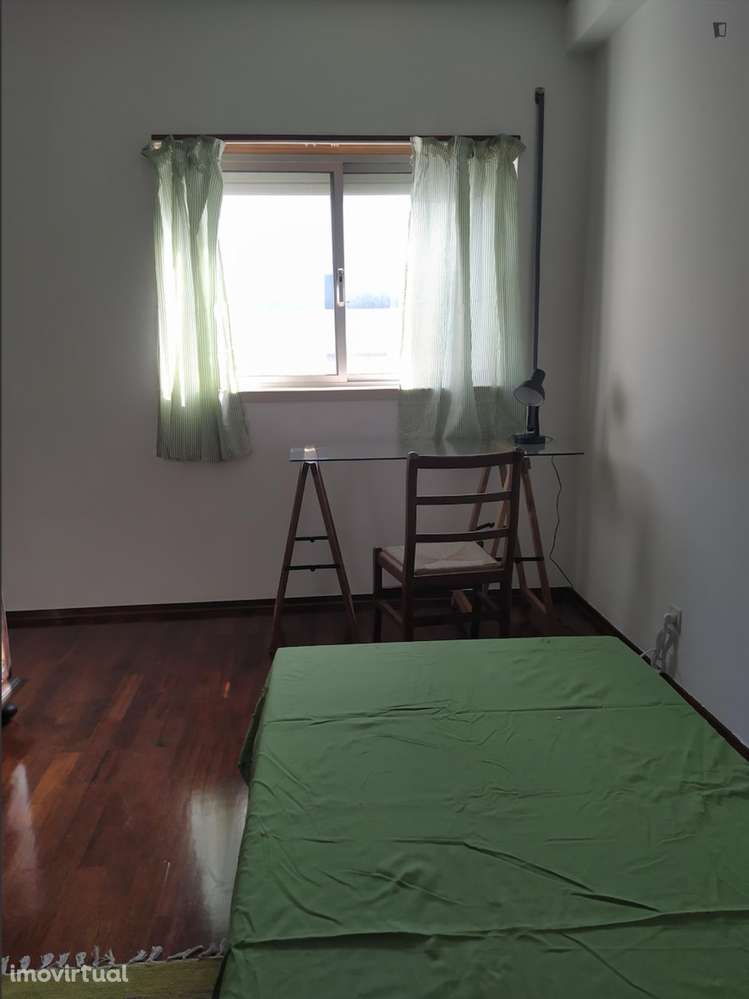 Quarto - localizado em Norton de Matos Coimbra - Grande imagem: 2/6