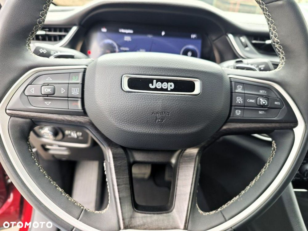 Jeep Grand Cherokee - 15