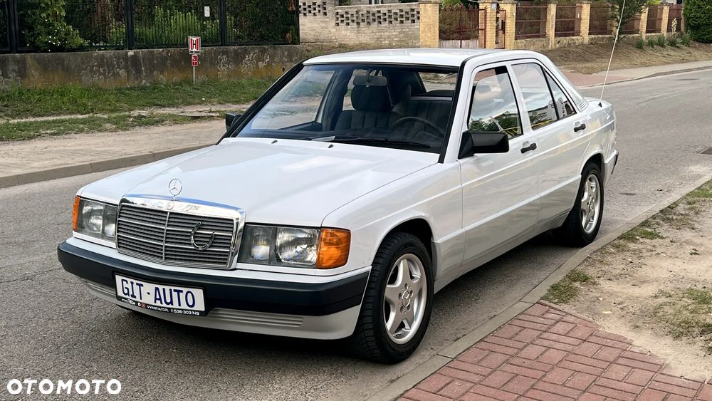 Mercedes-Benz W201 (190) - 13