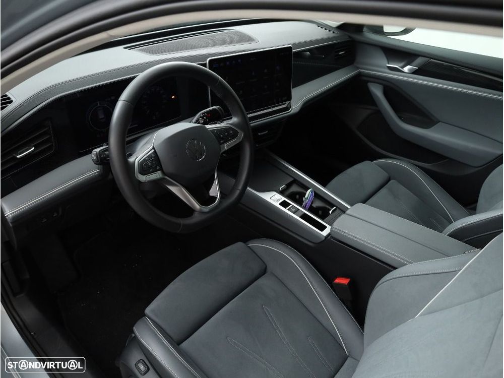 VW Passat Variant 1.5 TSI eHybrid Business DSG - 13