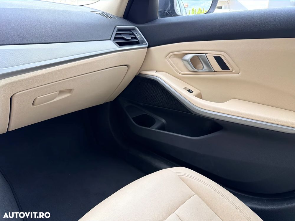 BMW Seria 3 318d Aut. Advantage - 23