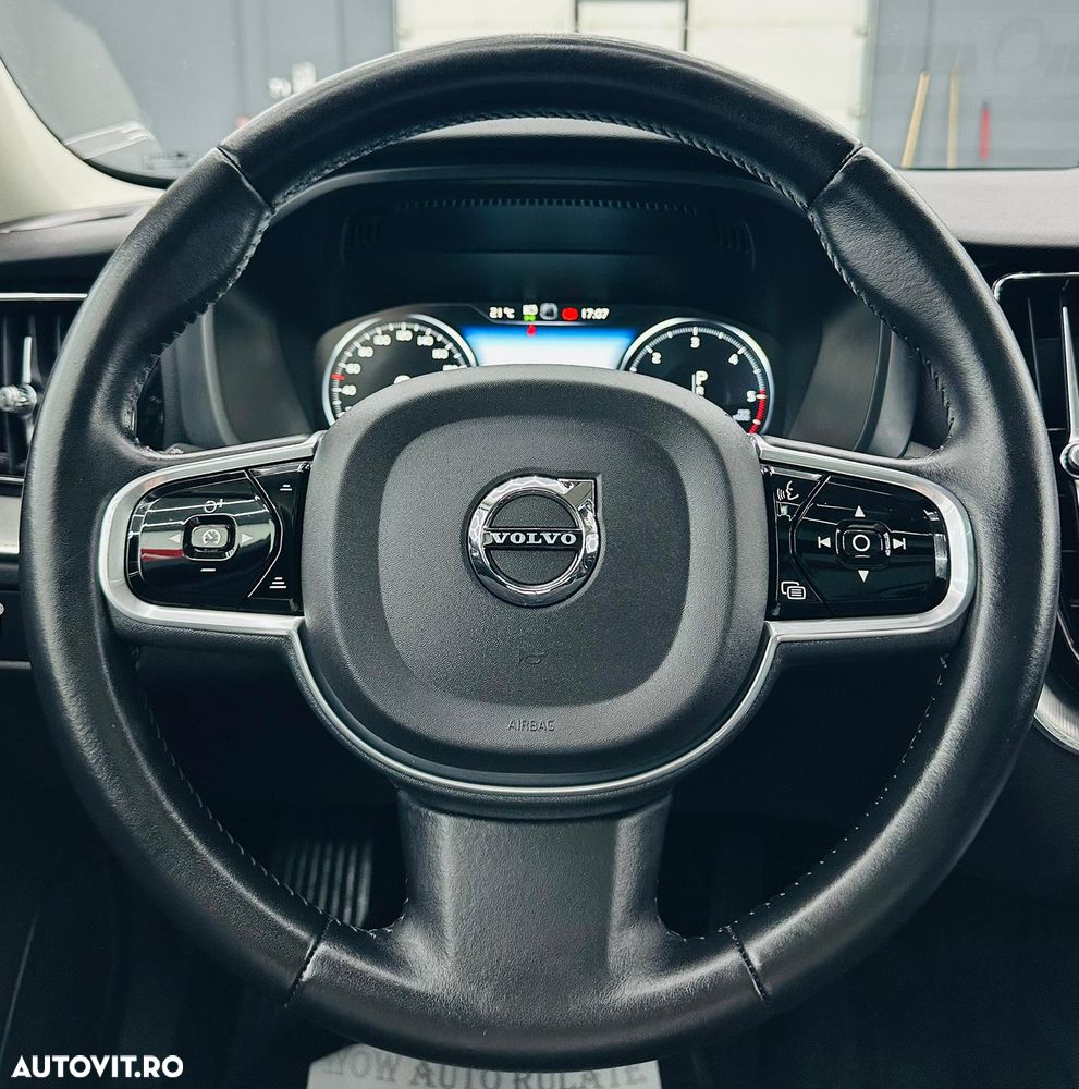 Volvo XC 60 D5 AWD Geartronic Inscription - 38