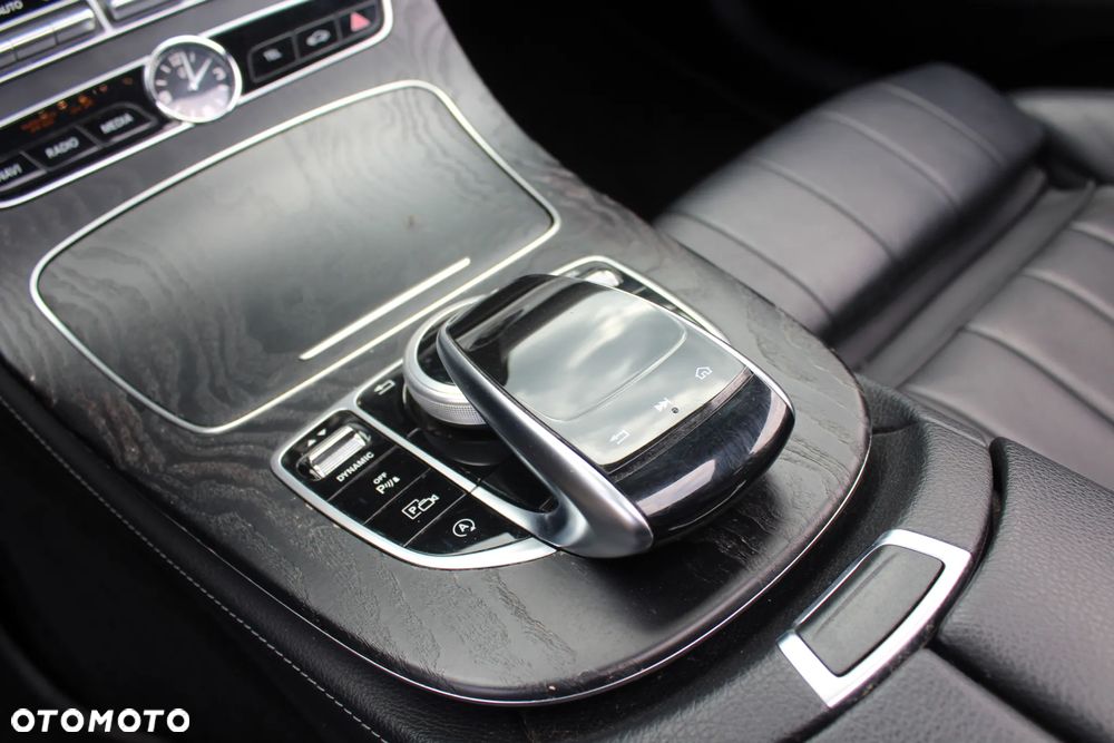 Mercedes-Benz Klasa E 220 d Coupe 9G-TRONIC - 14