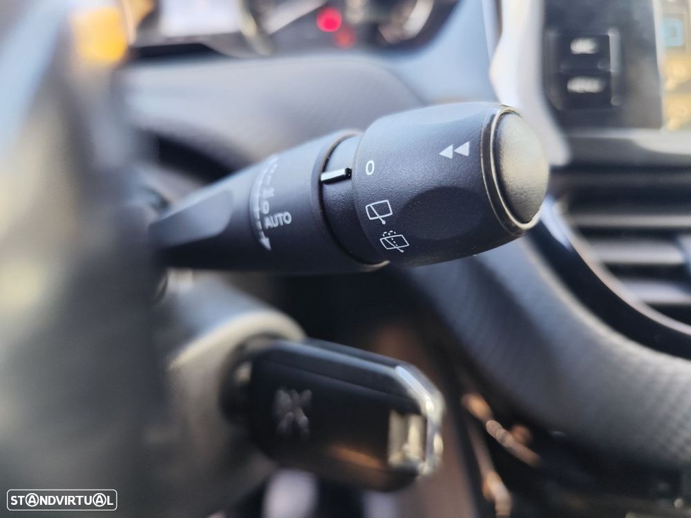 Peugeot 2008 1.2 VTi Active - 20