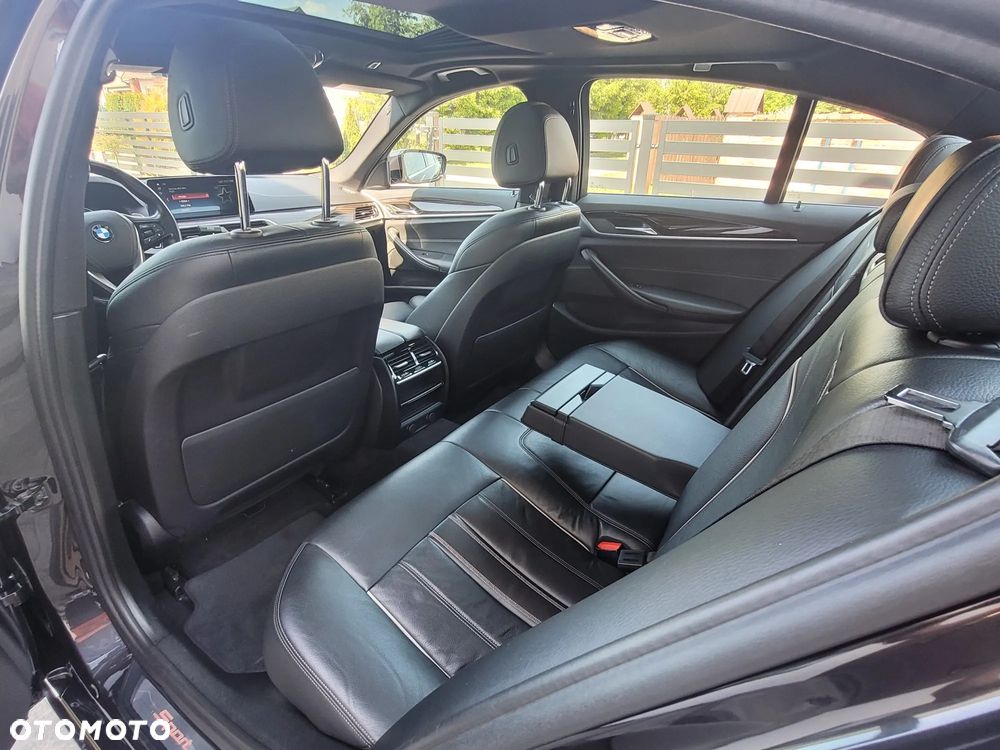 BMW Seria 5 530i xDrive Sport Line - 15