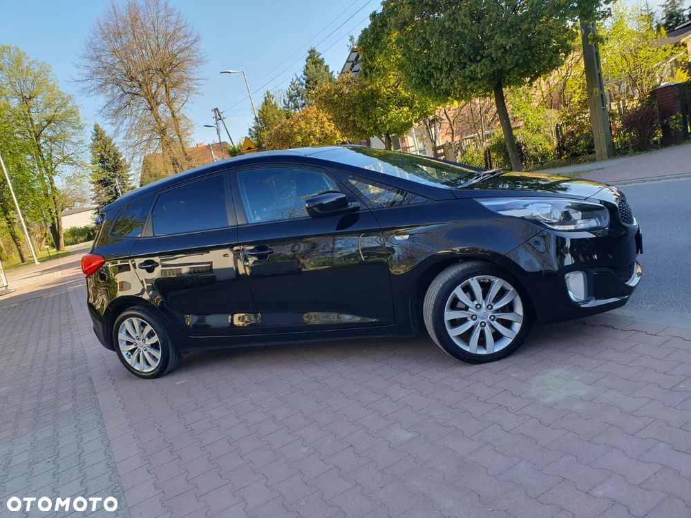 Kia Carens 1.6 GDI Attract - 29