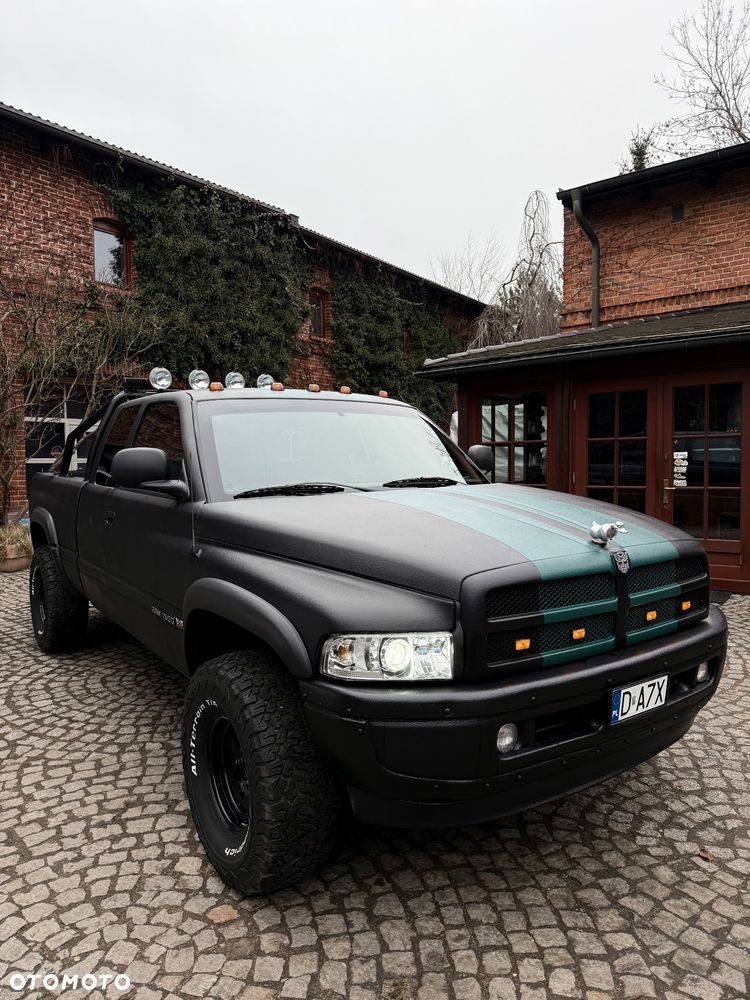 Dodge RAM - 1