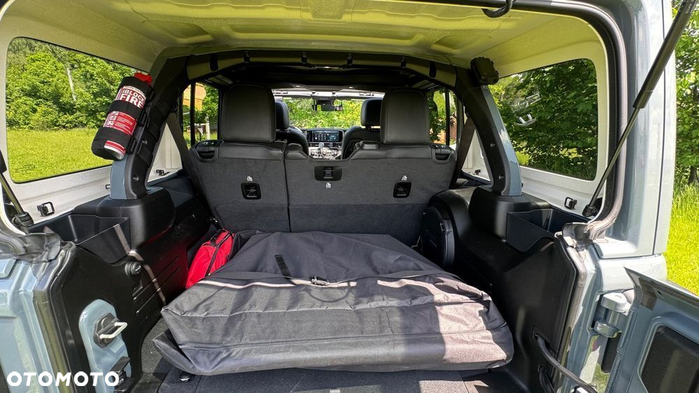 Jeep Wrangler Unlimited GME 2.0 Turbo Sahara - 23