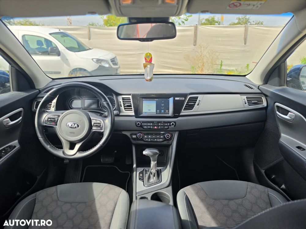 Kia Niro 1.6 GDI 2WD Aut. Vision - 4