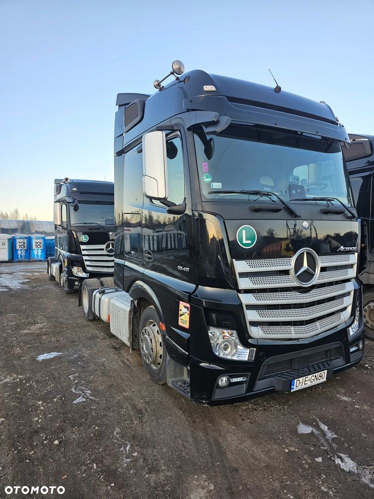 Mercedes-Benz ACTROS - 3