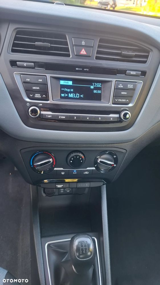 Hyundai i20 1.2 Fifa World Cup Edition - 10