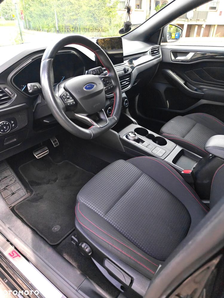 Ford Focus 1.5 EcoBlue Start-Stopp-System ST-LINE DESIGN - 14