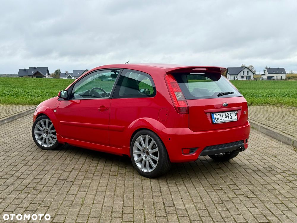 Ford Fiesta 2.0 ST - 4
