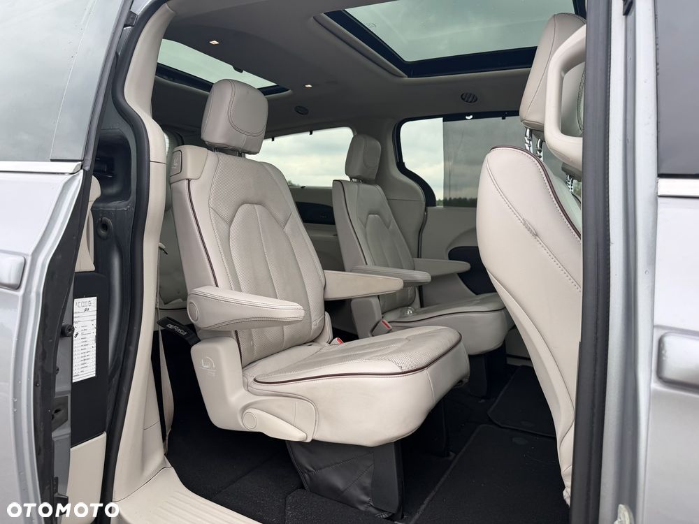 Chrysler Pacifica - 13