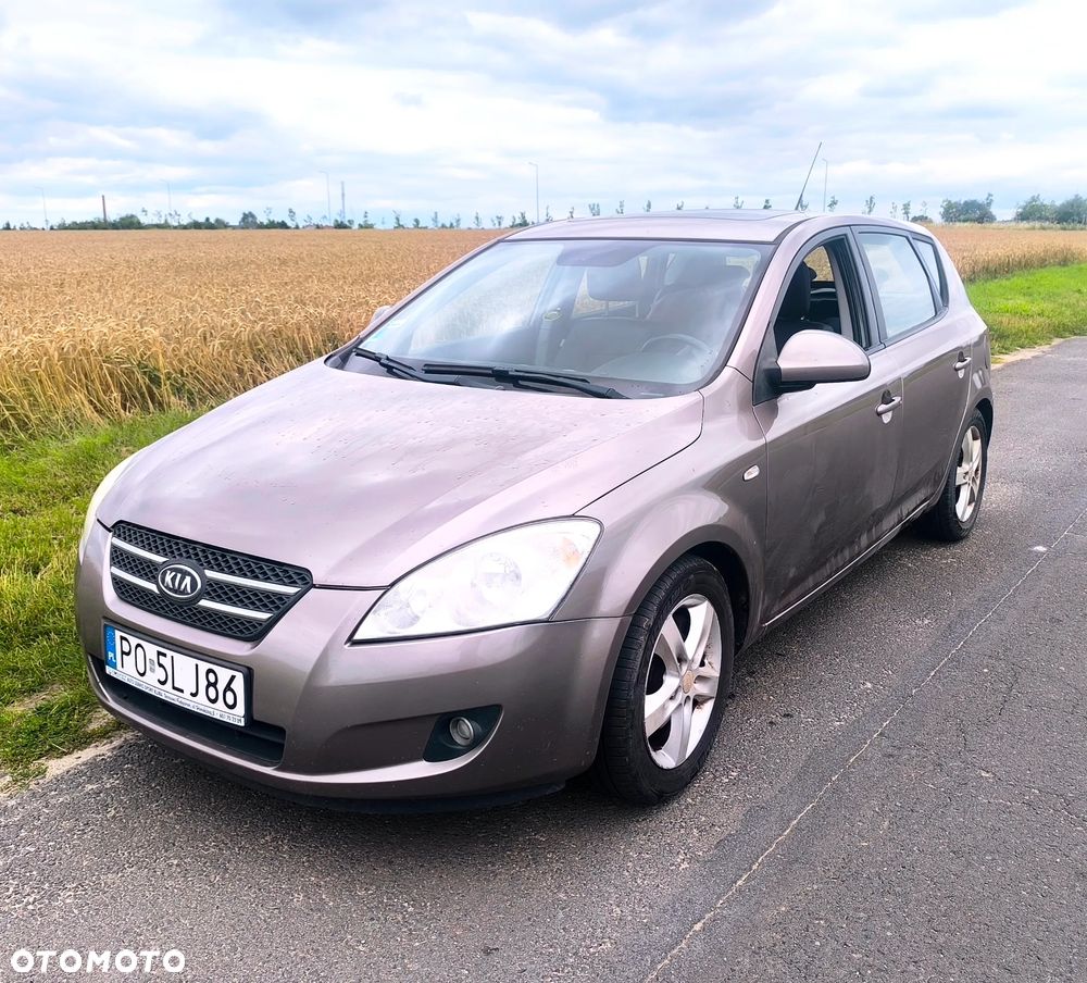 Kia Ceed 2.0 crdi Optimum + - 4