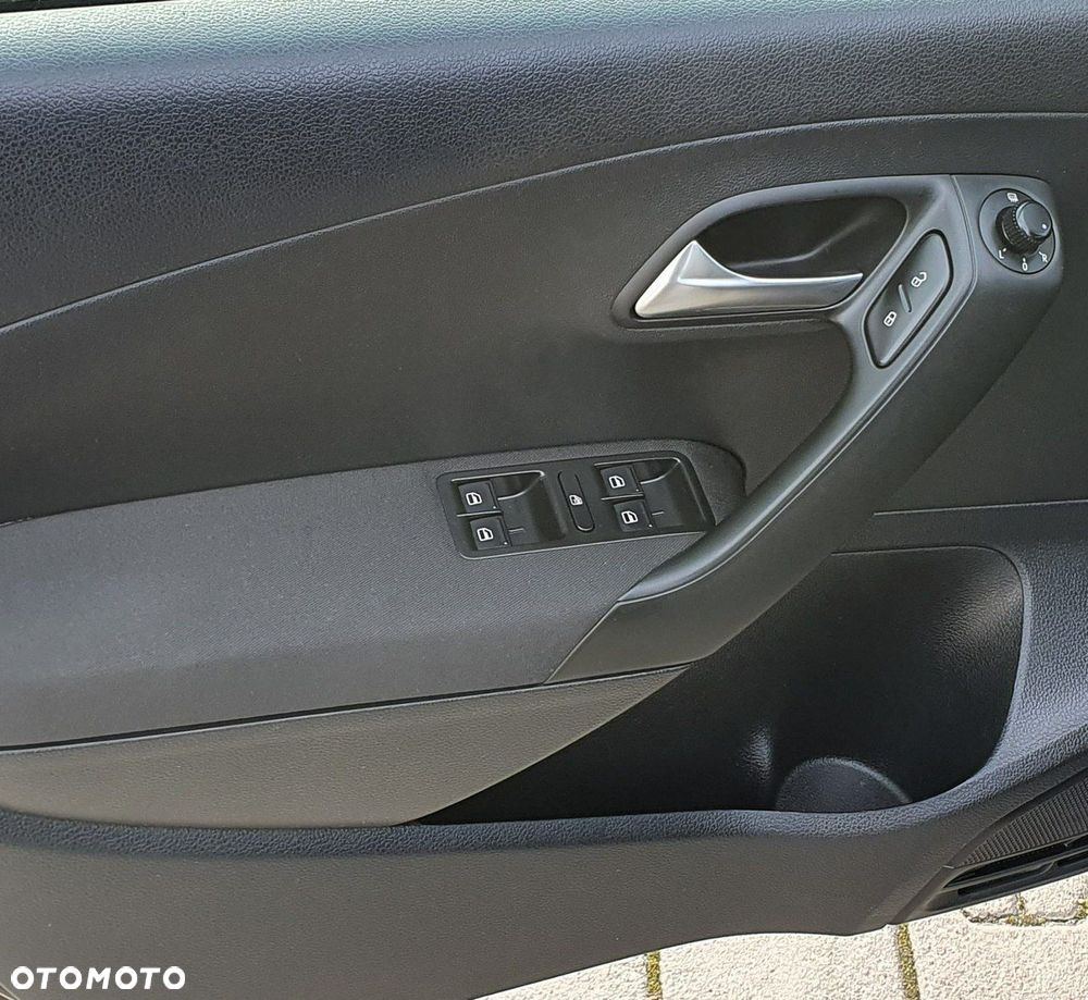 Volkswagen Polo - 13