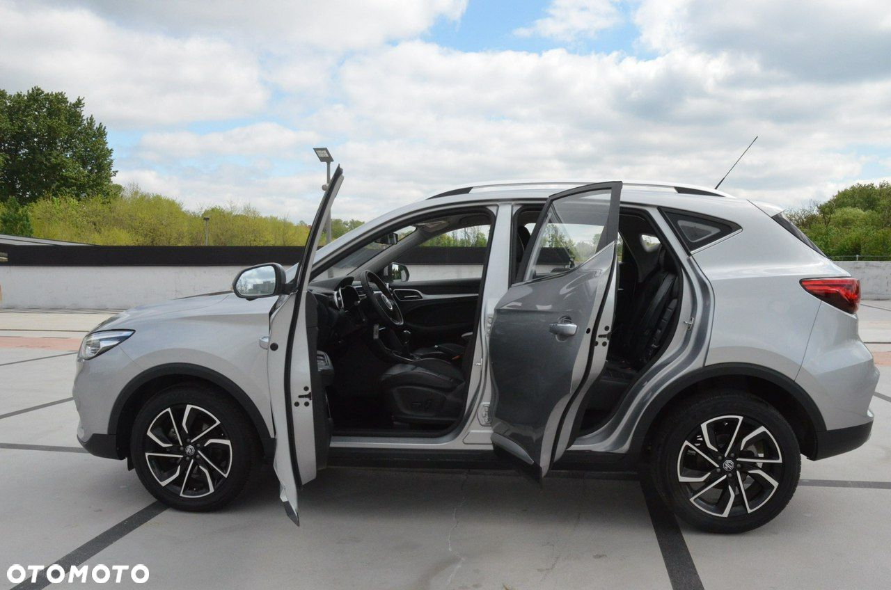 MG ZS - 35