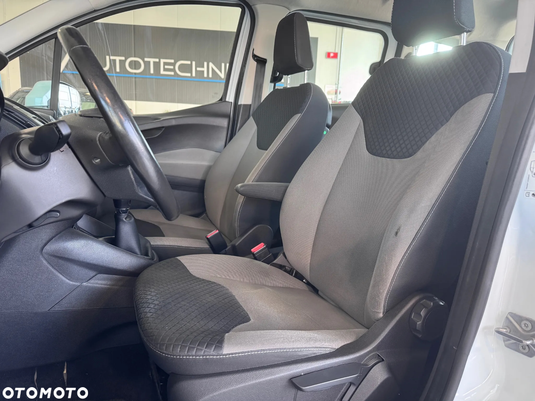 Ford Tourneo Courier 1.5 TDCi Trend - 13