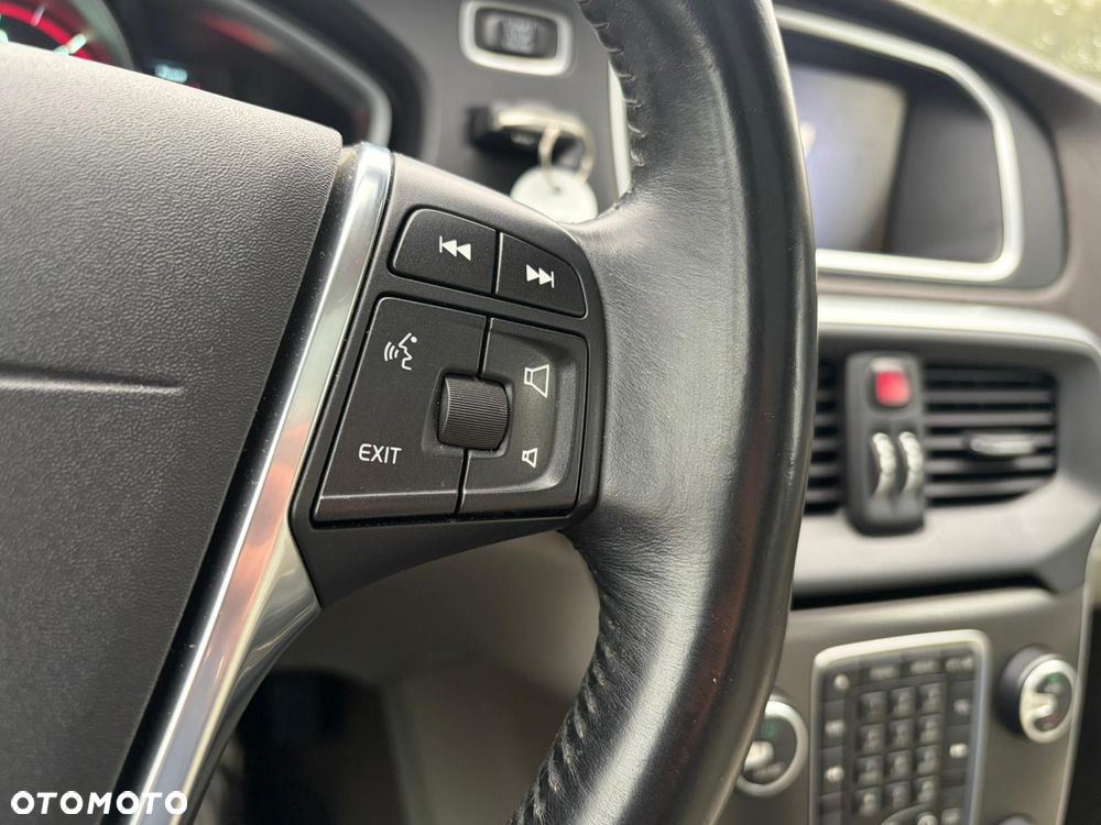 Volvo V40 D2 Summum - 18