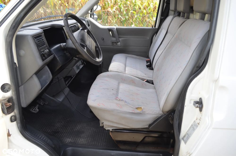 Volkswagen Transporter - 25