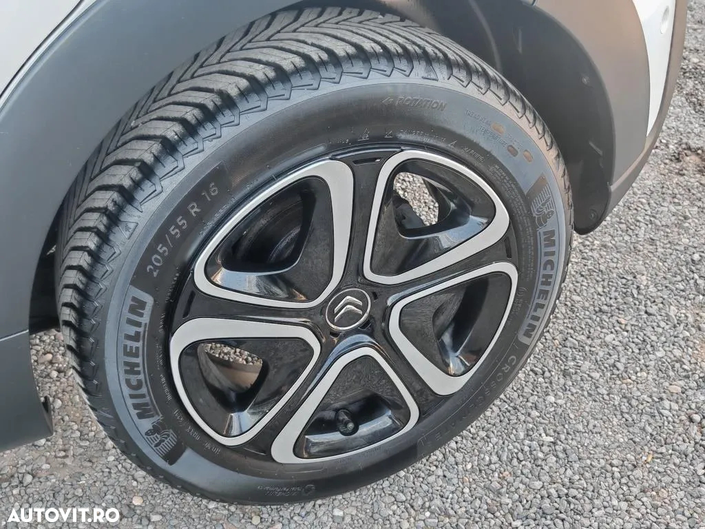 Citroën C3 1.2 PureTech S&S EAT6 Shine - 26
