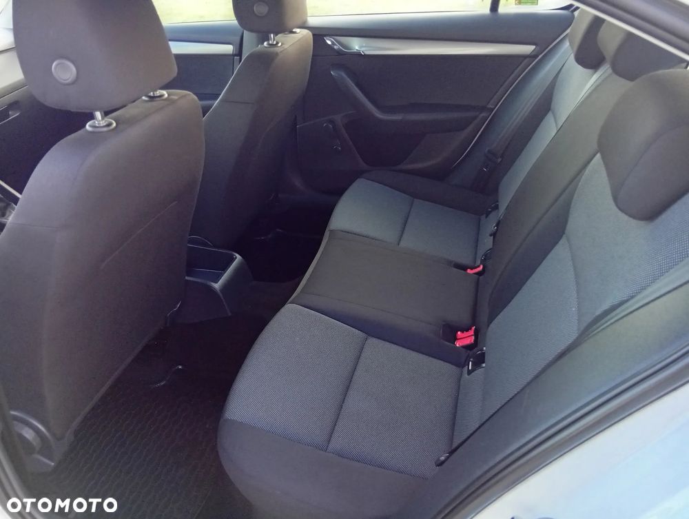 Skoda Octavia 1.6 TDI Active - 20