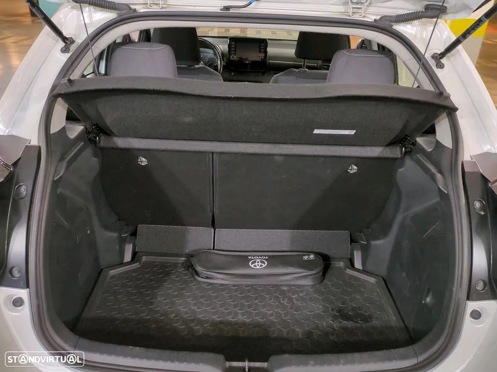 Toyota Yaris 1.5 HDF Comfort Plus - 12