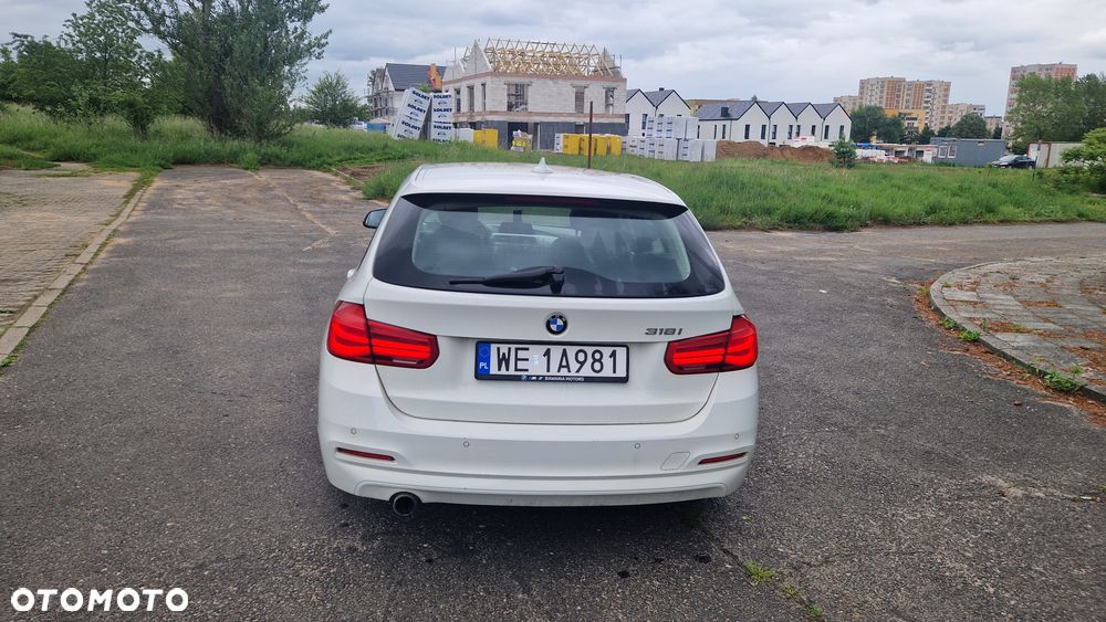 BMW Seria 3 318i - 8