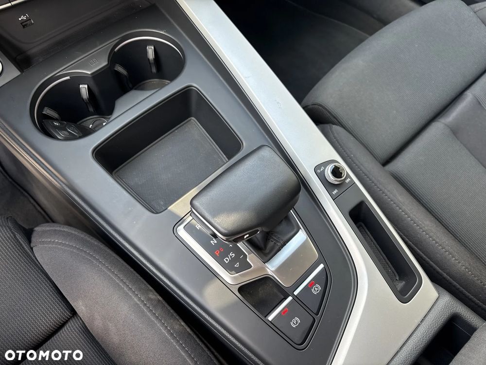 Audi A4 Limousine 35 TFSI mHEV Advanced S tronic - 17