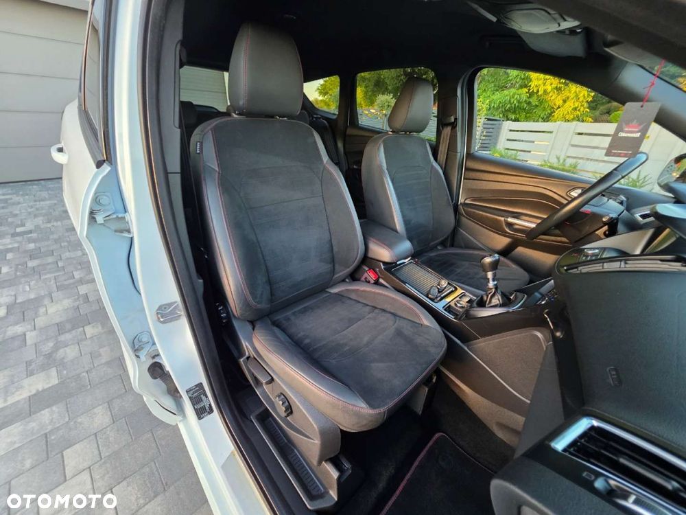 Ford Kuga - 26
