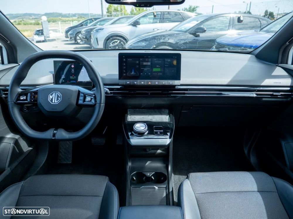 MG MG4 64 kWh Luxury - 26