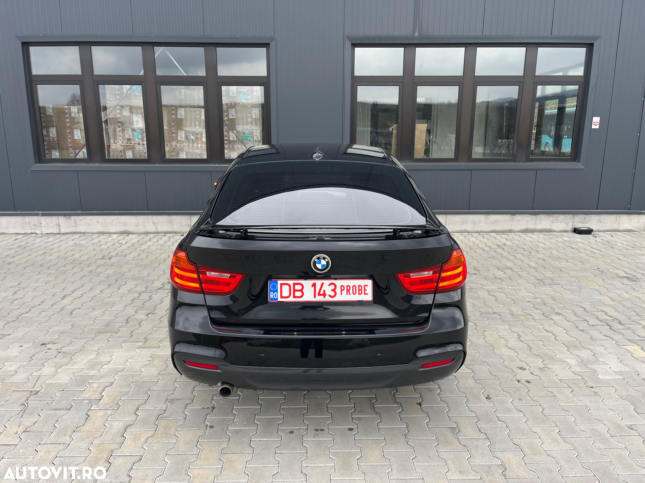 BMW Seria 3 318d Edition M Sport Shadow - 13