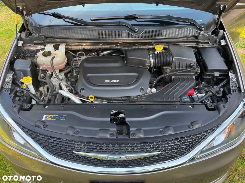 Chrysler Pacifica - 28