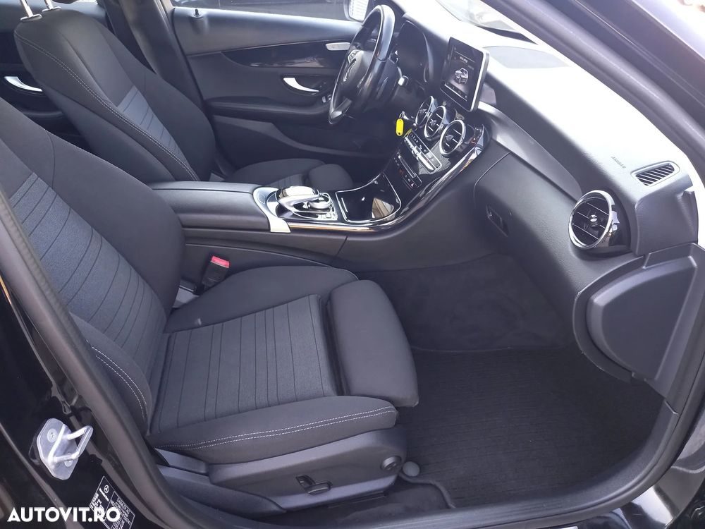 Mercedes-Benz C - 16