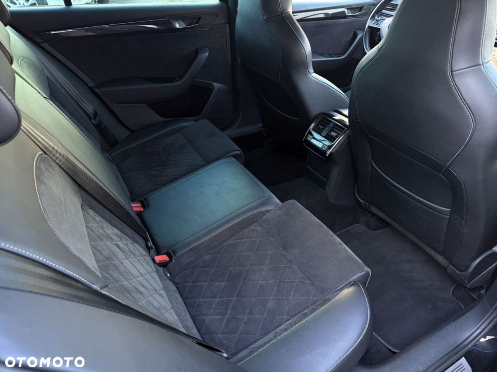 Skoda Superb 2.0 TDI SCR 4x4 Sportline DSG - 37