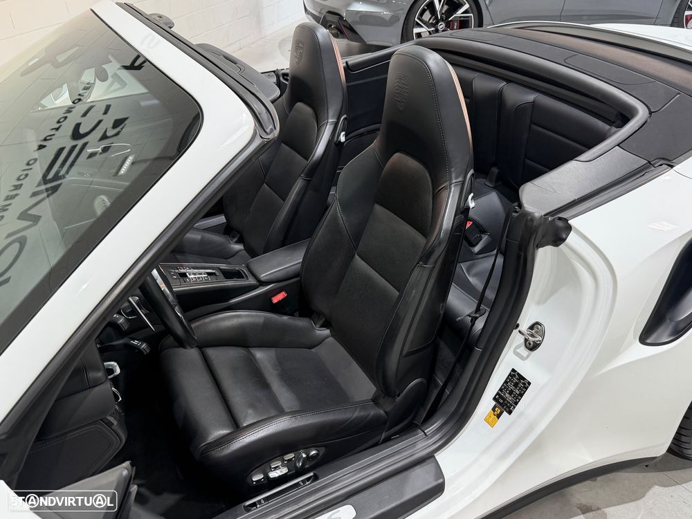Porsche 911 (991) Turbo S Cabriolet - 6