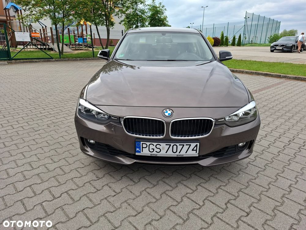 BMW Seria 3 320i - 3