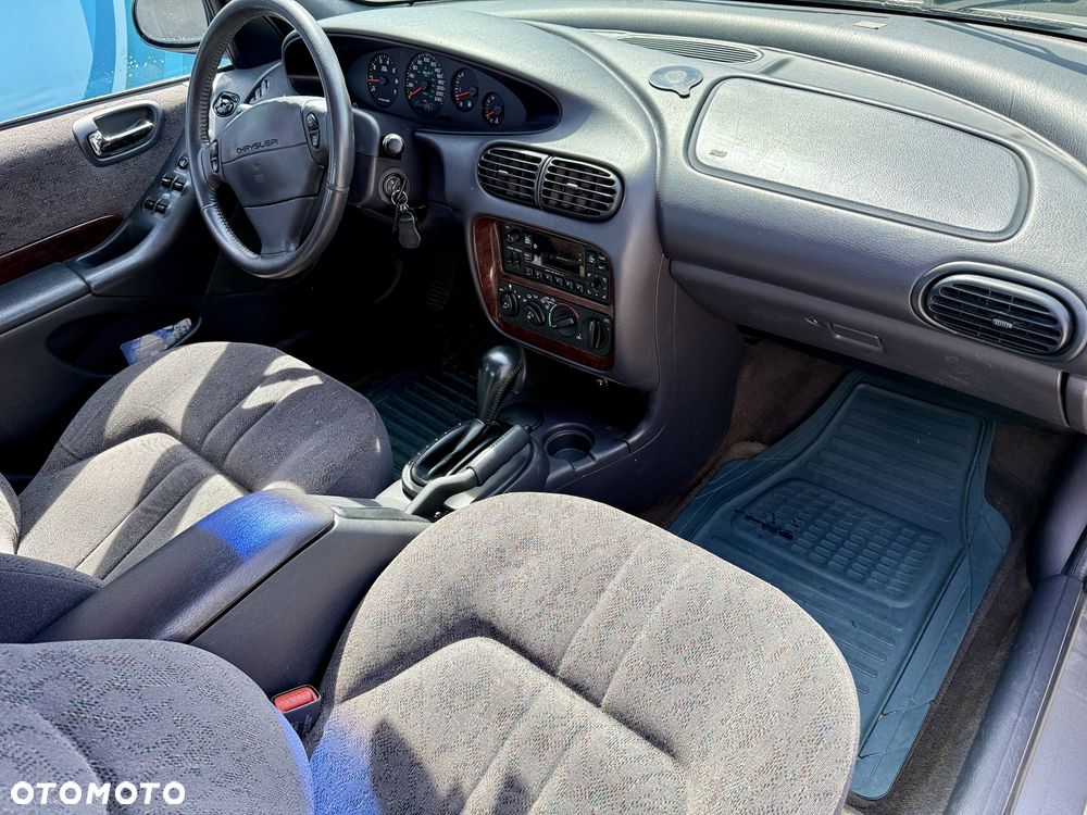 Chrysler Stratus - 7
