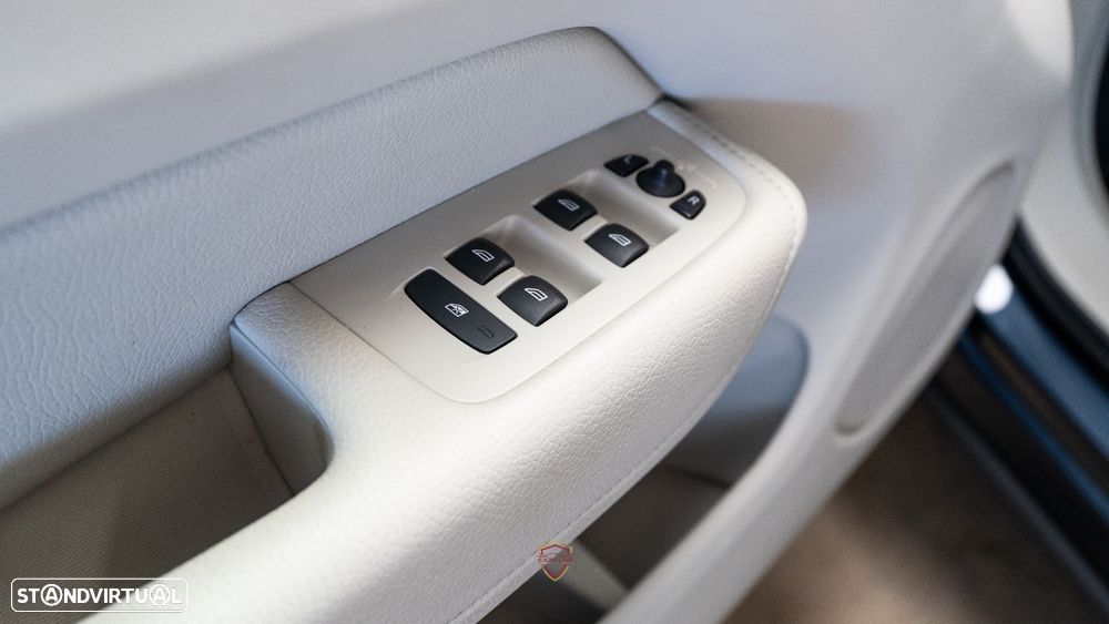 Volvo XC 60 2.0 T6 PHEV Inscription Expression AWD - 17