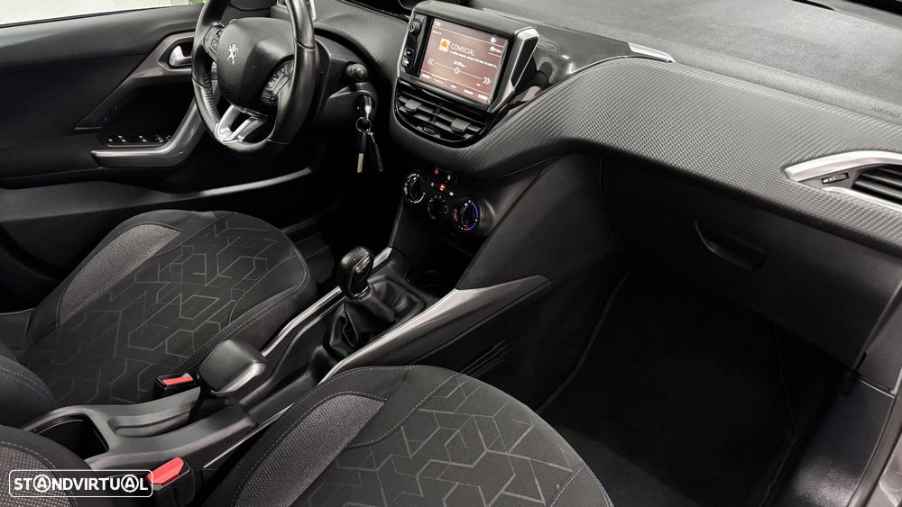 Peugeot 2008 1.2 PureTech Style - 29