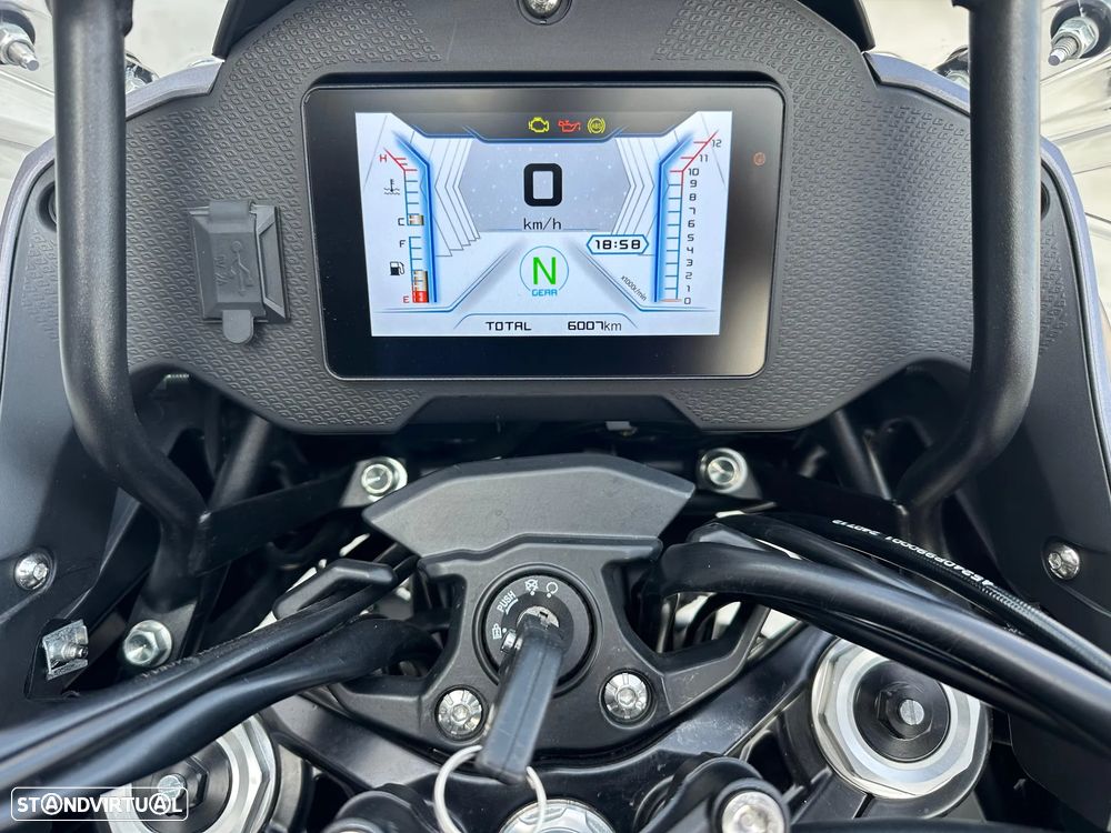 QJ Motor SRT 700 ON ROAD - 8